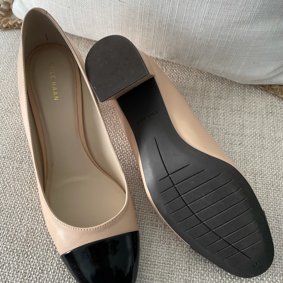 Cole Haan 8.5 Block Heel Beige and Black - Picture 3 of 3